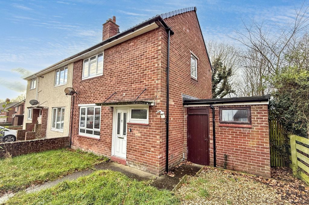 Property photo 1 of 15 35 Carliol Drive, Carlisle, Cumbria, Ca1 2Rf