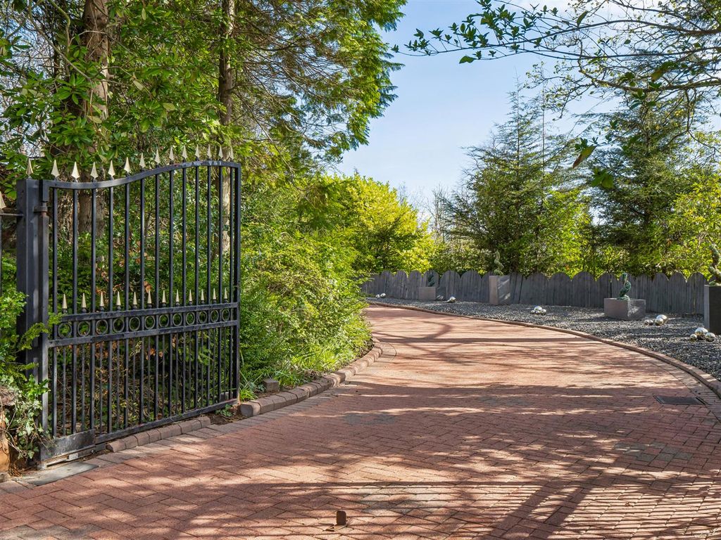 Property photo 2 of 55 Driveway Entrance