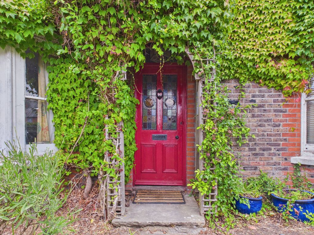Property photo 2 of 22