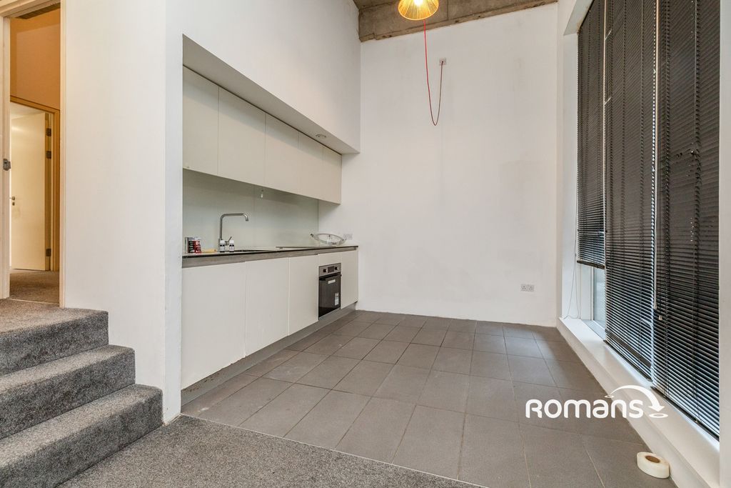 Property photo 2 of 8 Pbox-Img.Jpg