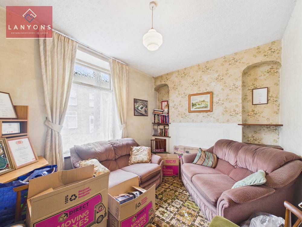 Property photo 2 of 13 Giraffe360-Still008