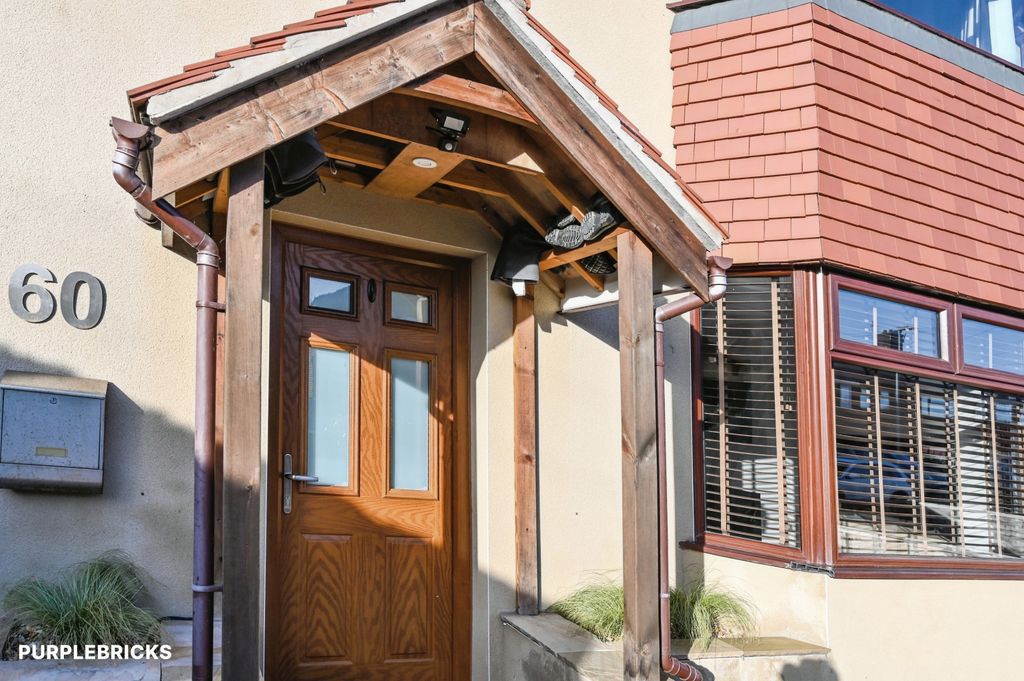 Property photo 2 of 23