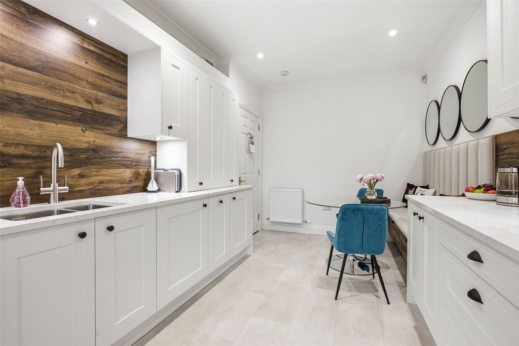 Additional image 9 of 2 bed flat for saleVictoria Place, Stirling, Stirlingshire FK8