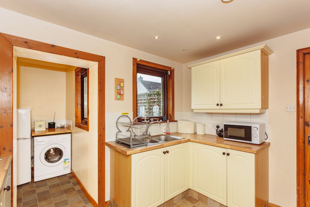 Property photo 3 of 27 Kitchen
