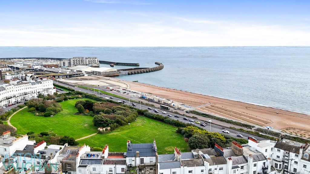 Additional image 4 of 4 bed flat for saleLewes Crescent, Brighton, East Sussex BN2