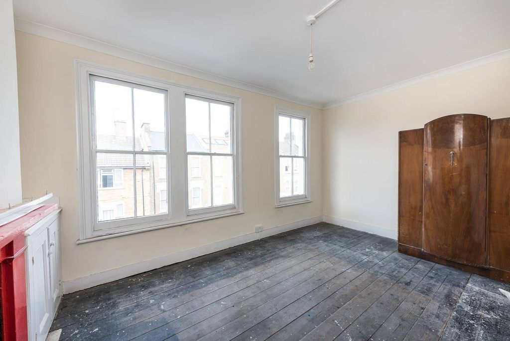 Property photo 2 of 13