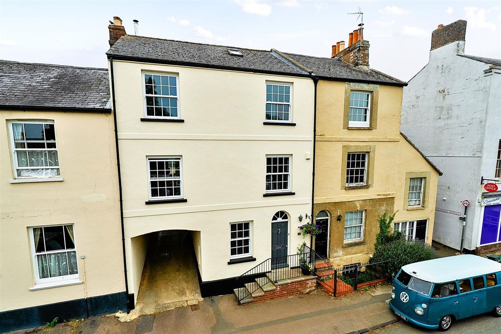 Property photo 1 of 24
