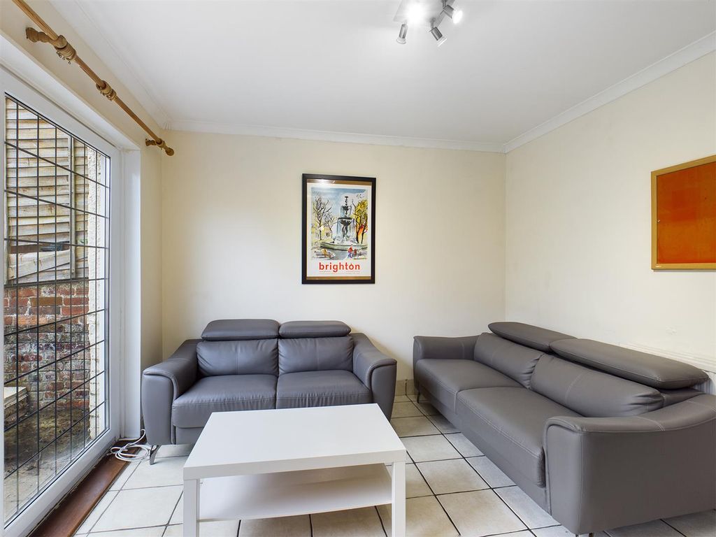 Property photo 2 of 10 Cam00771P1-Pr0100-Still03.Jpg