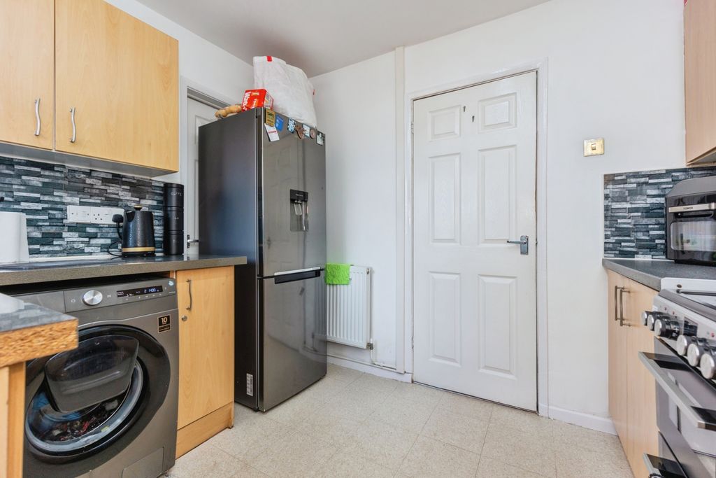 Property photo 3 of 15