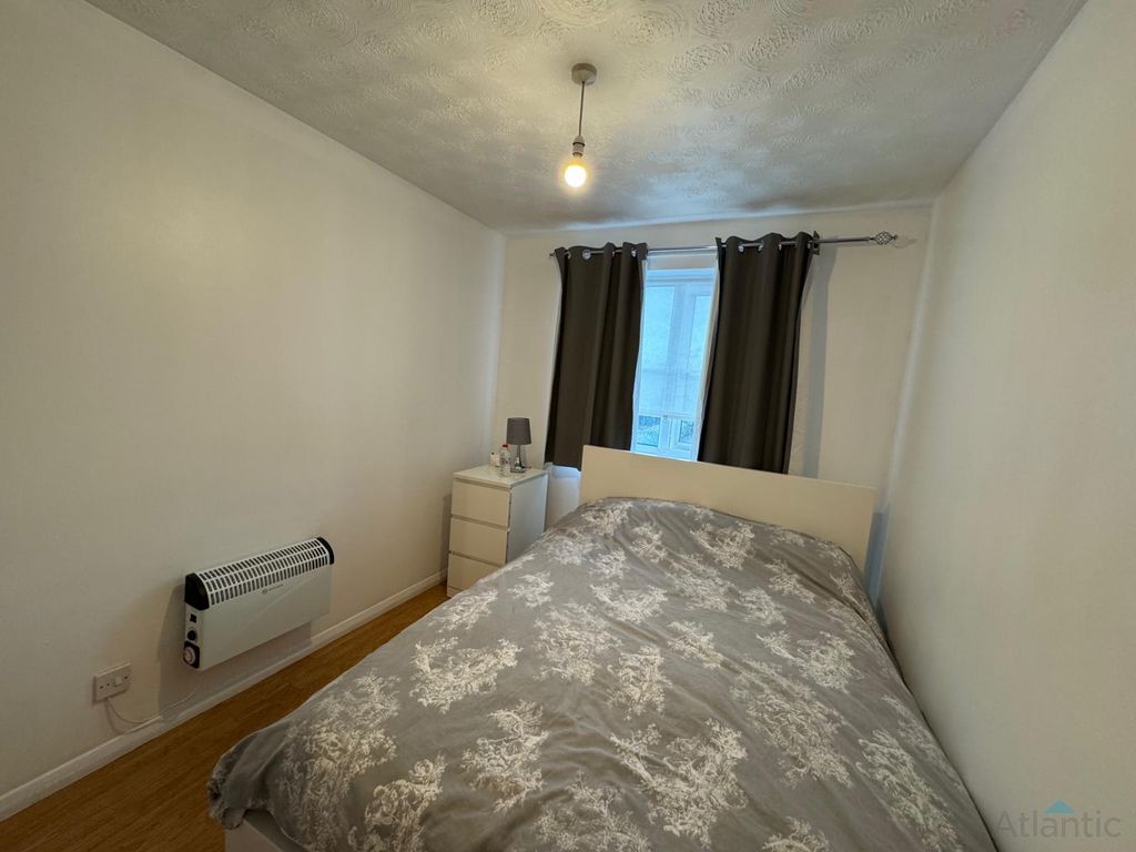 Property photo 3 of 6 Gallery