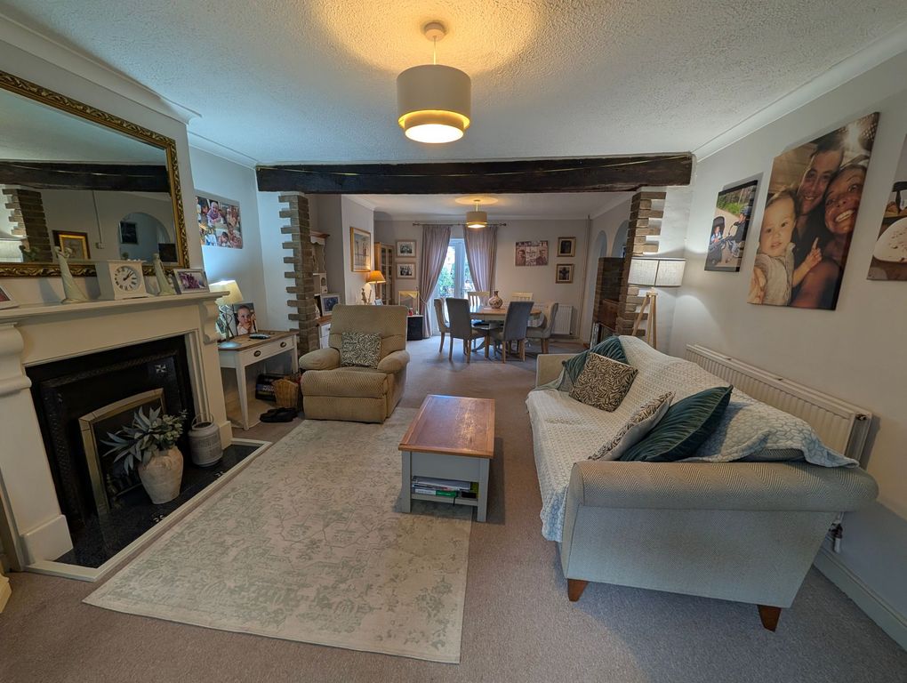 Property photo 2 of 23