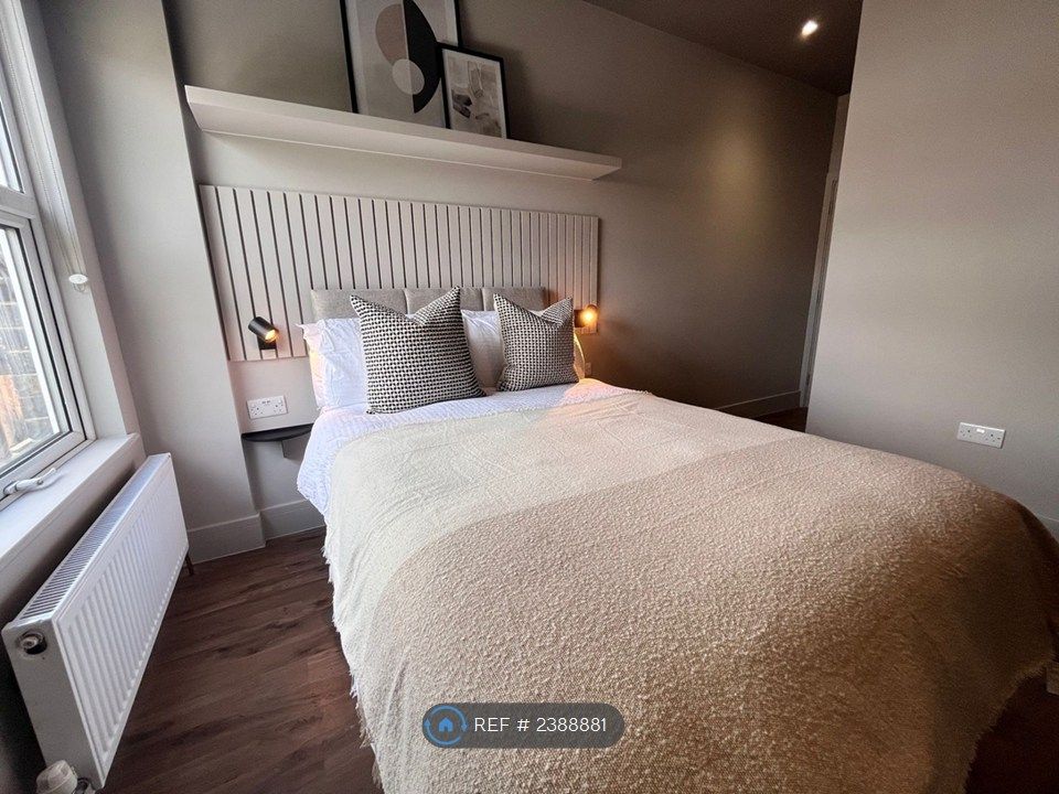 Property photo 2 of 8 Rrom4 V1