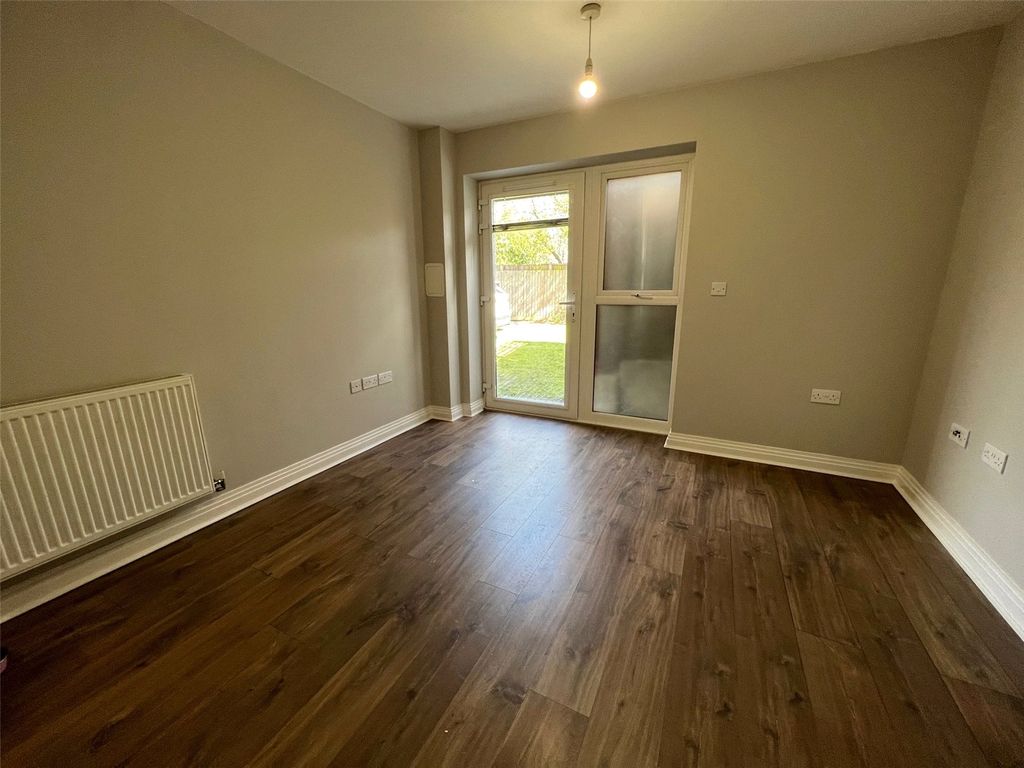 Property photo 2 of 6 Picture No. 06