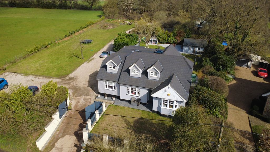 Property photo 1 of 32