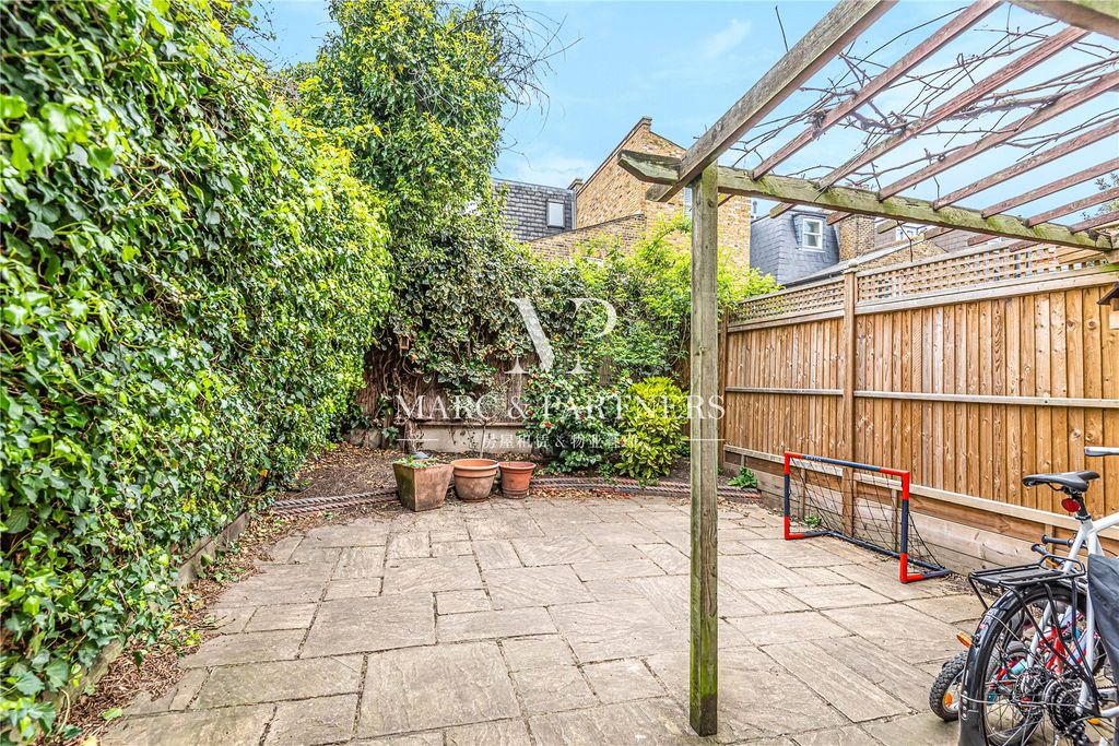 Property photo 2 of 34 Picture No. 06