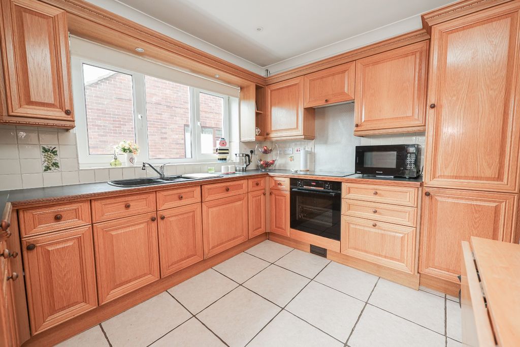 Property photo 3 of 21 5502693