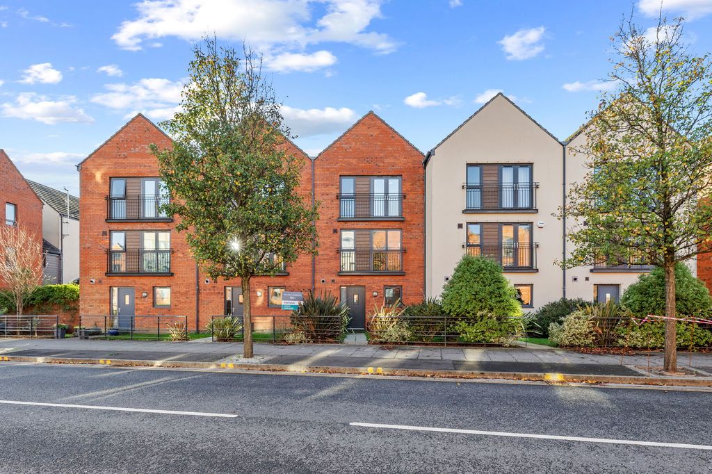 Property photo 1 of 27