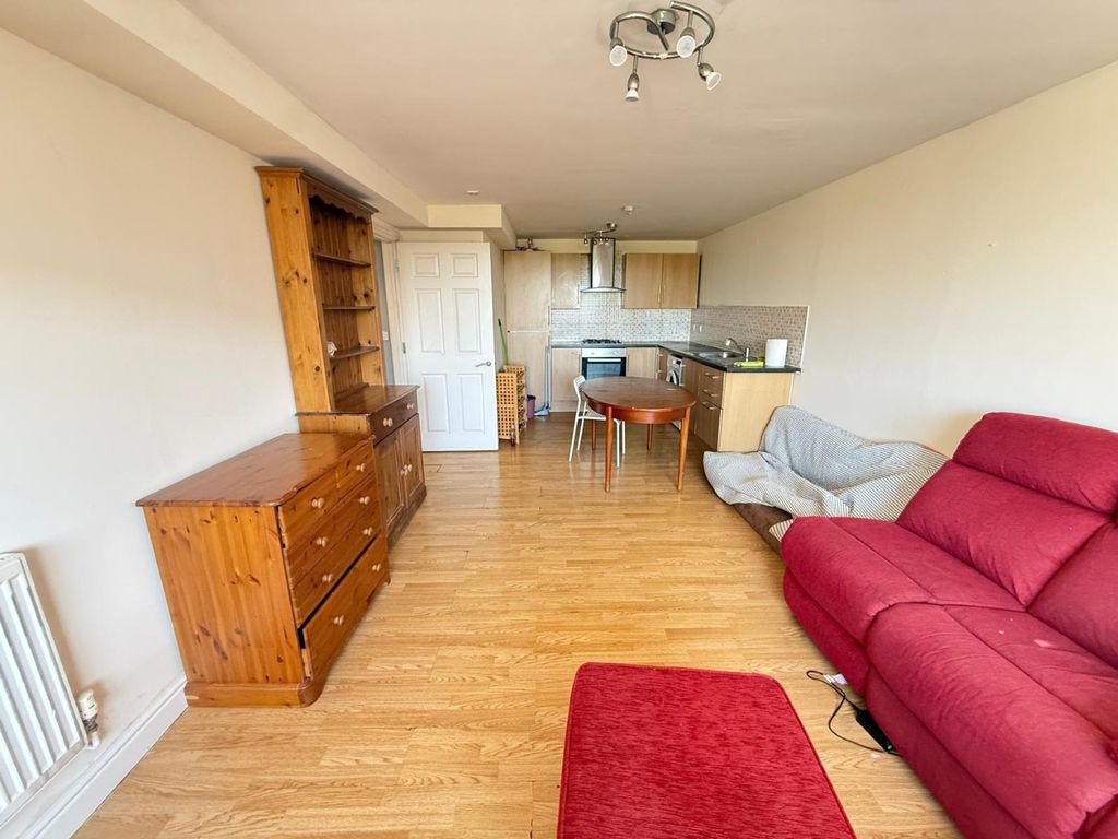 Property photo 2 of 12 5115092