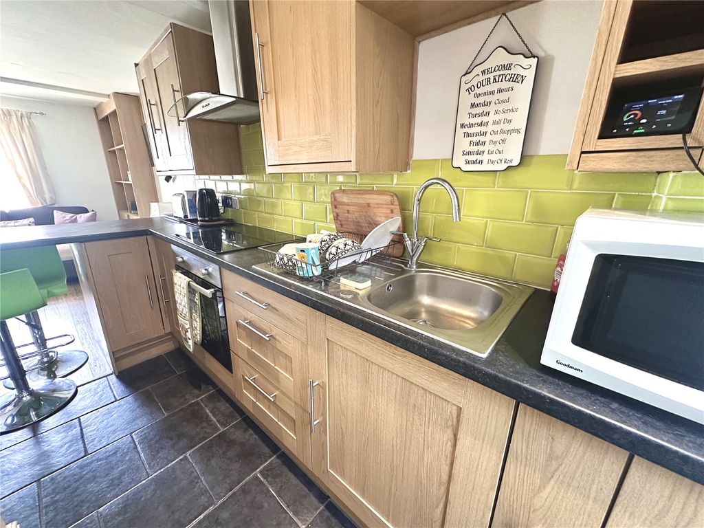 Property photo 3 of 10 Picture No. 06