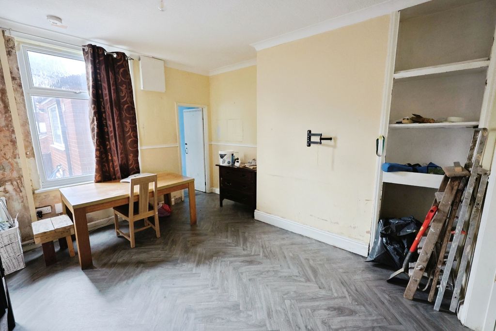Property photo 2 of 8 Pbox-Img.Jpg