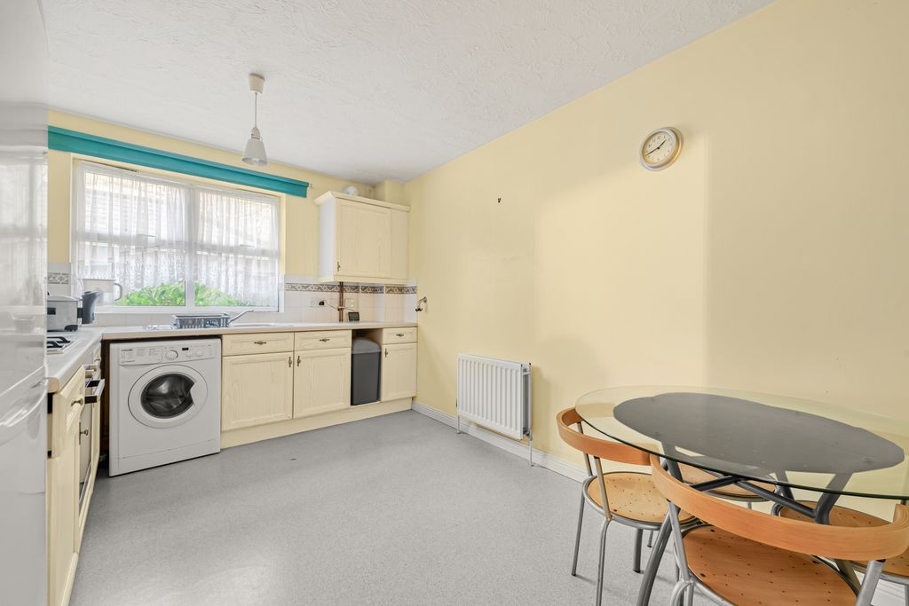 Property photo 3 of 12 4_70086