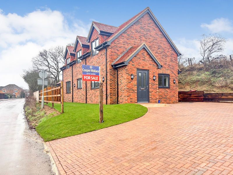 Property photo 1 of 8 Photo 8