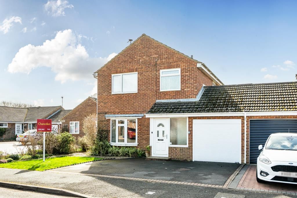 Property photo 3 of 20 Front Aspect