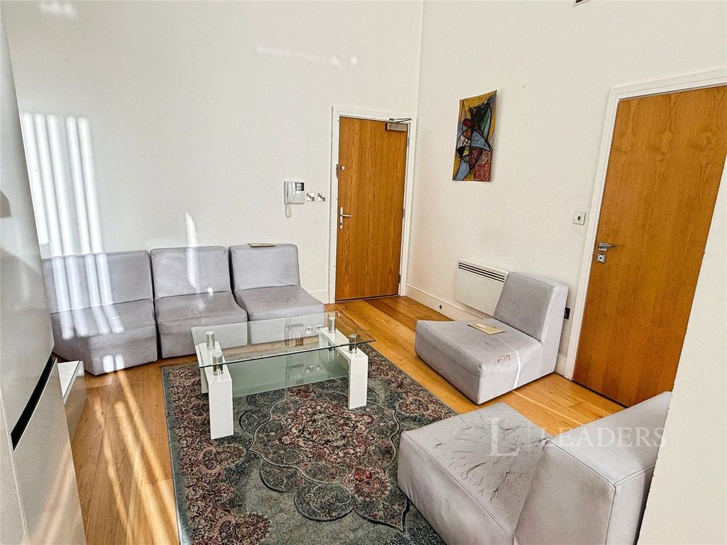 Property photo 3 of 10 Picture No. 02