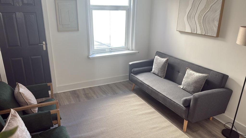 Property photo 1 of 10 8E637F8c-97c9-4A11-863A-8Cce6E135d40.Jpg