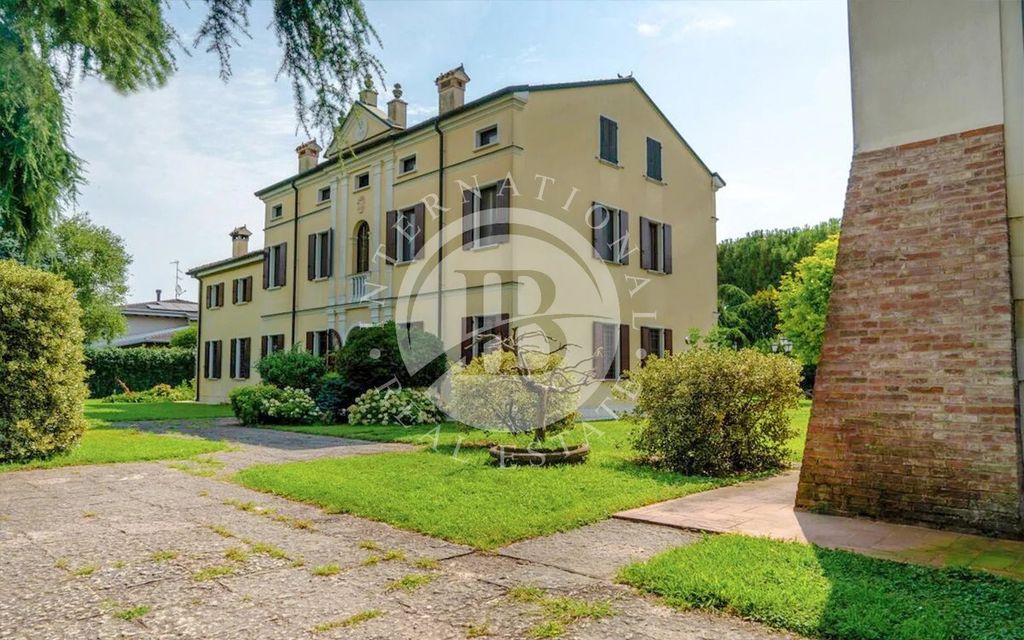 Property photo 2 of 29