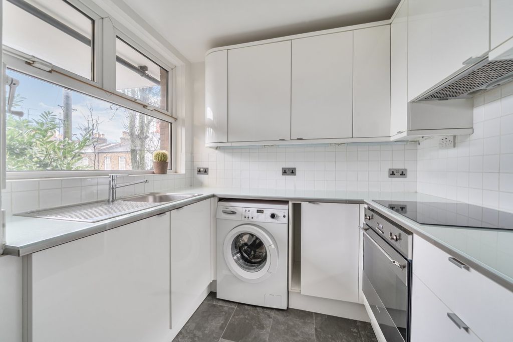 Property photo 3 of 13 Picture No. 12