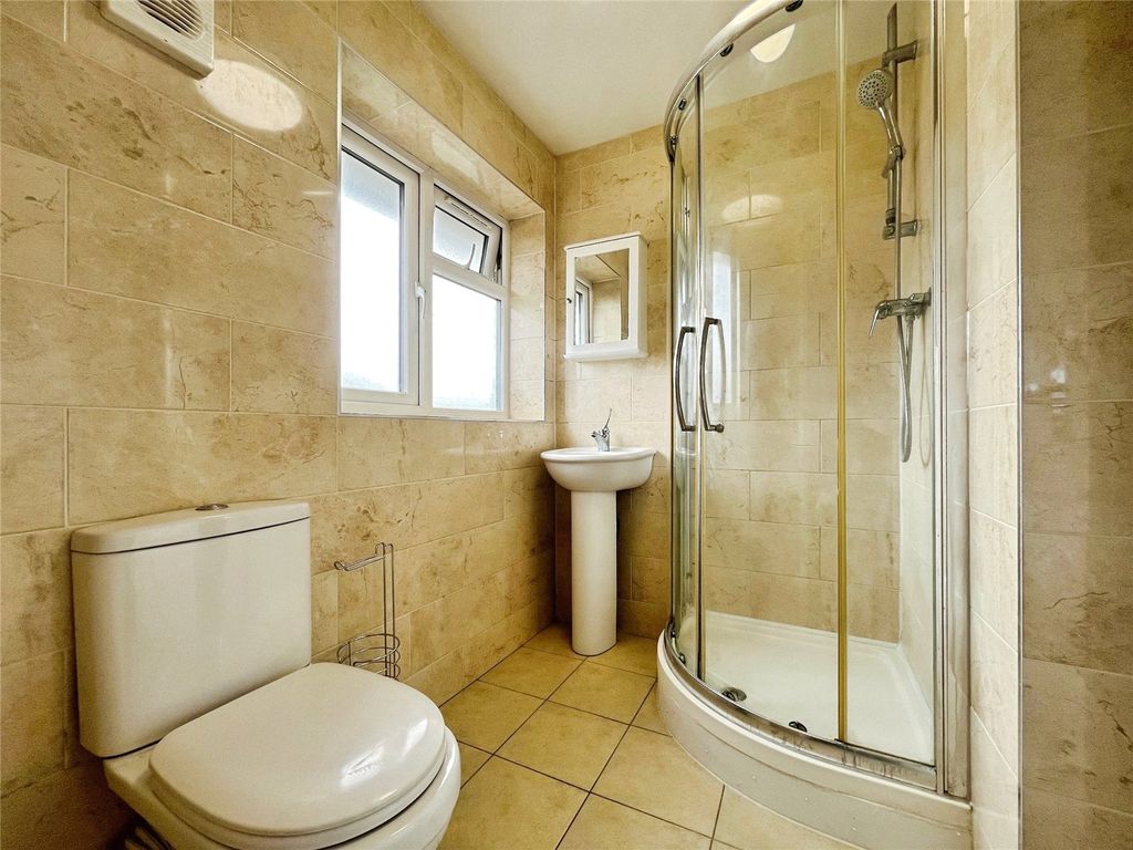 Property photo 3 of 6 En-Suite