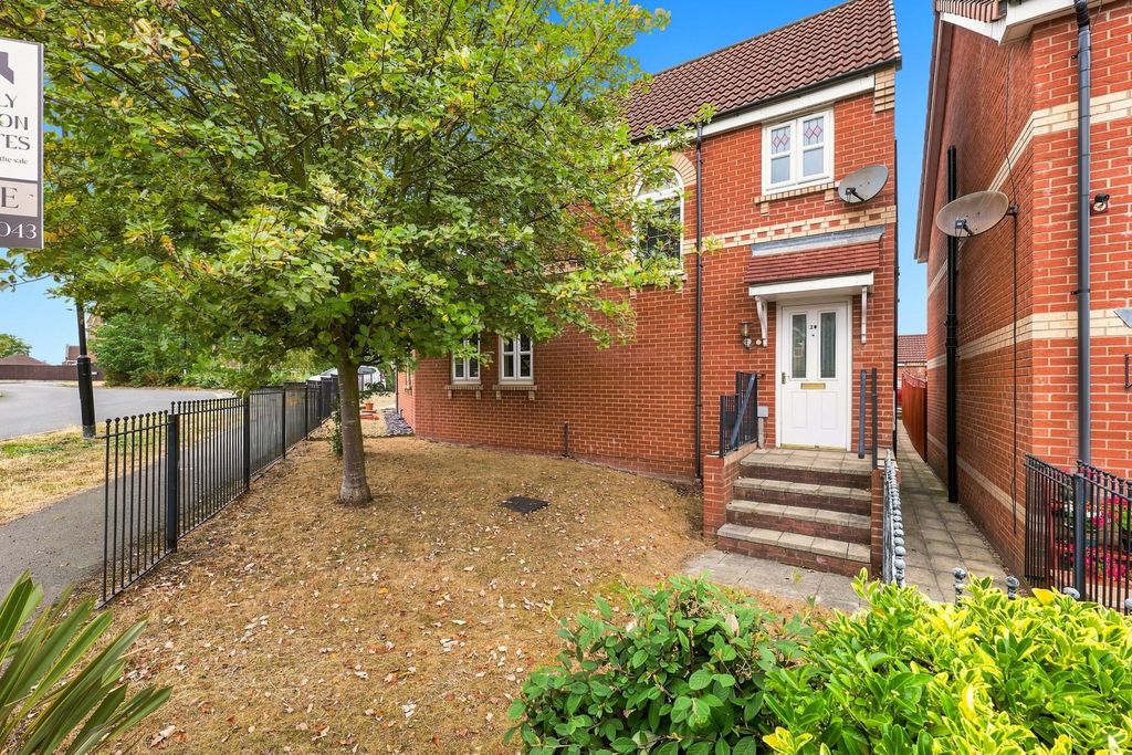Property photo 1 of 27