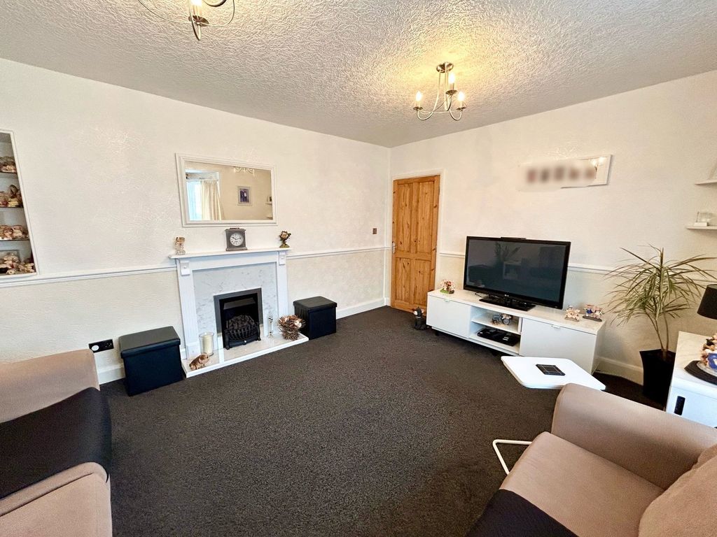 Property photo 3 of 28