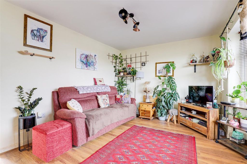 Property photo 2 of 22