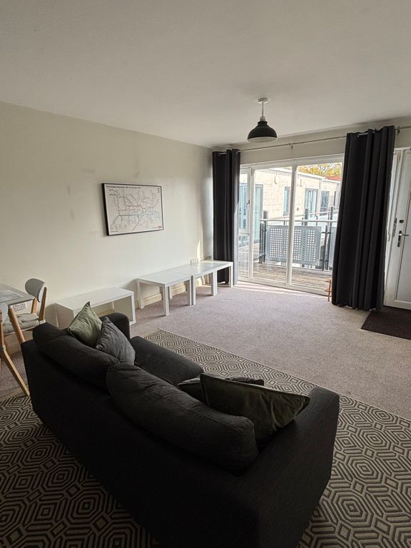 Property photo 2 of 11 Img_4021