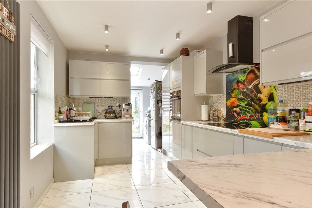 Property photo 2 of 12 Kitchen/ Breakfast Room