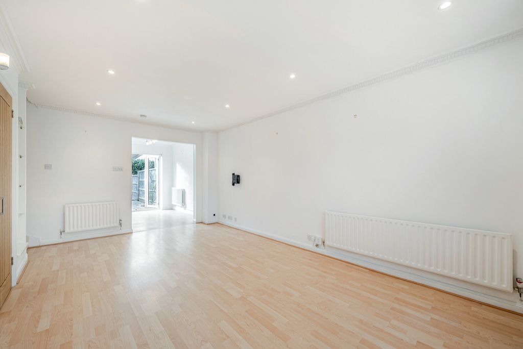 Property photo 3 of 10 1383404-9-691F0B9...