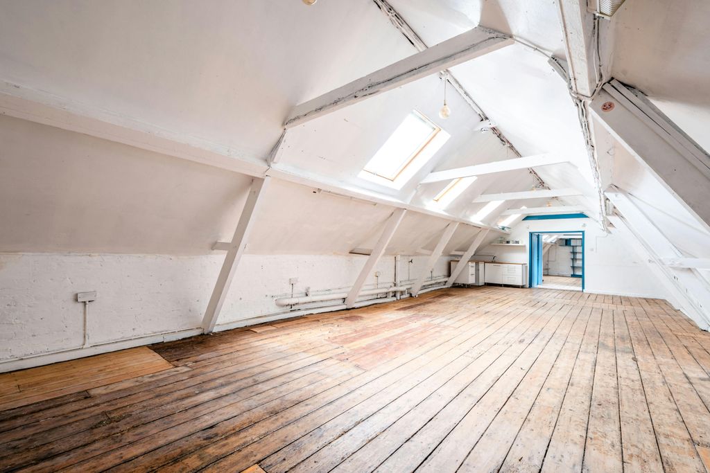 Property photo 1 of 13 Mile End Rd 88 Unit 5 Low Res 6.Jpg