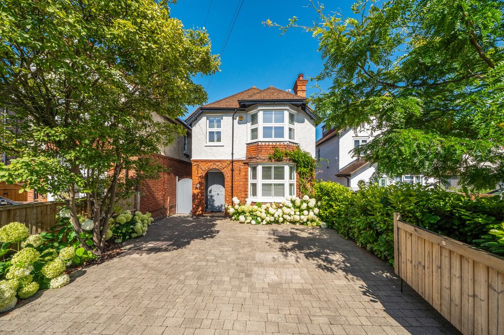 Property photo 1 of 11