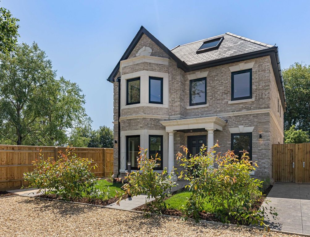 Property photo 2 of 18 Picture No. 32
