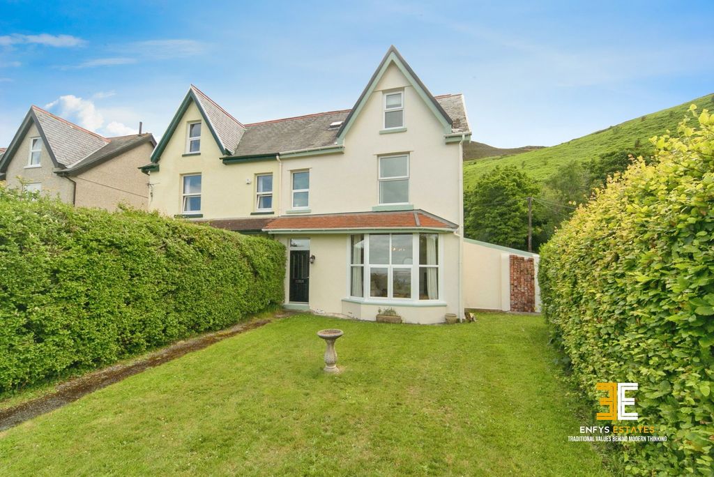 Property photo 1 of 36