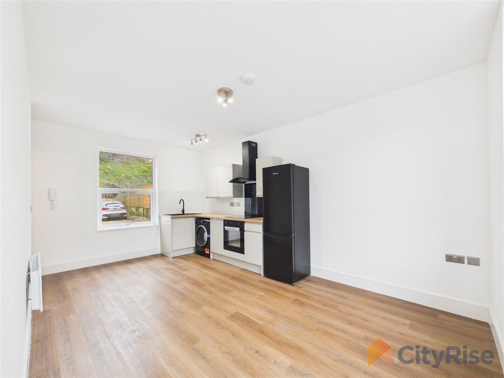 Property photo 2 of 6 Cam04515G0-Pr0124-Still003.Jpg