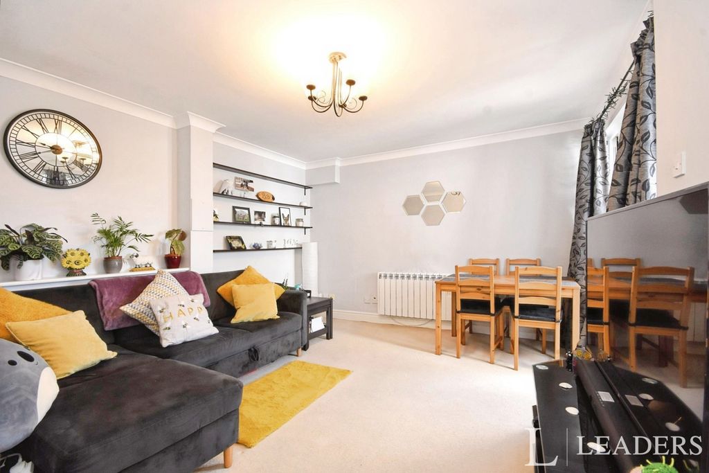 Property photo 2 of 10 Pbox-Img.Jpg