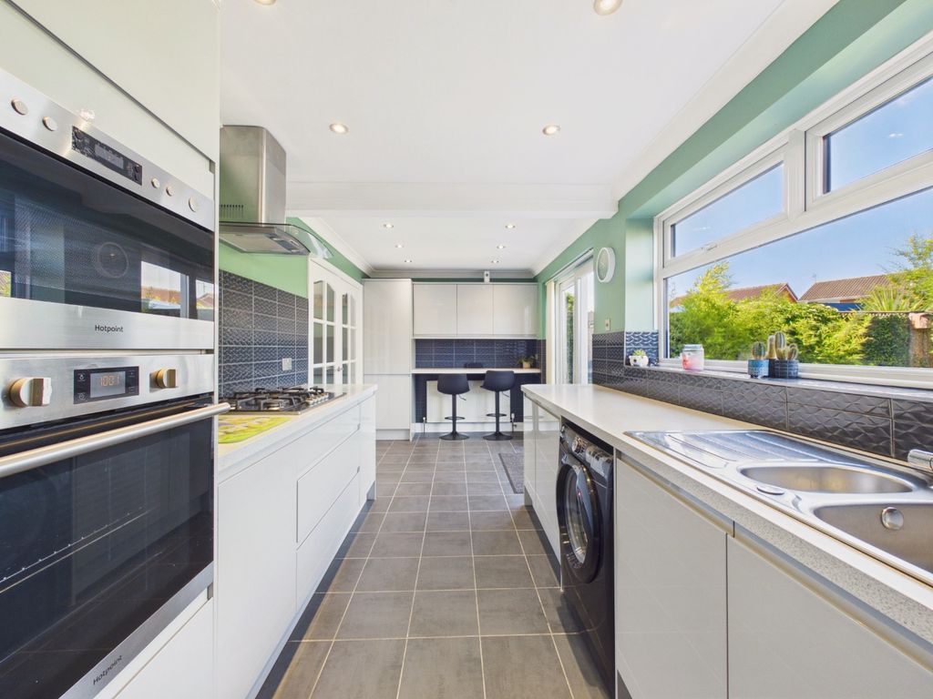 Property photo 3 of 12 5168424