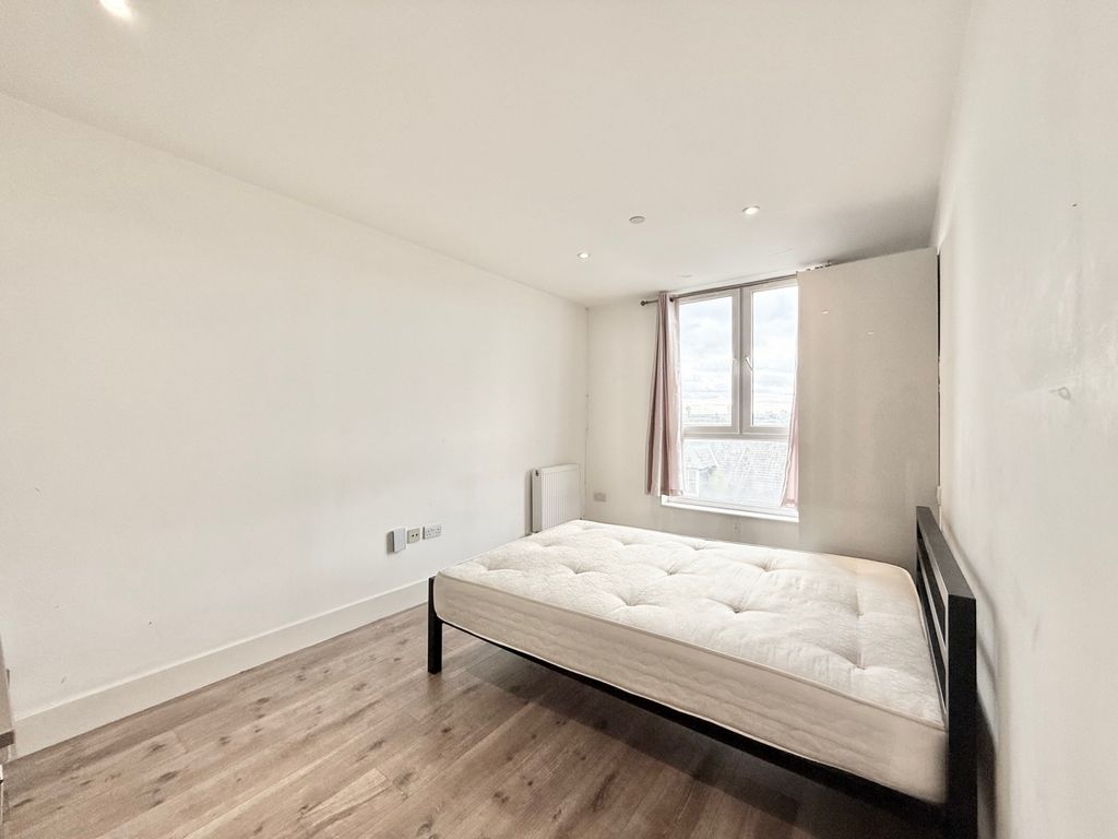 Property photo 3 of 5 Gallery