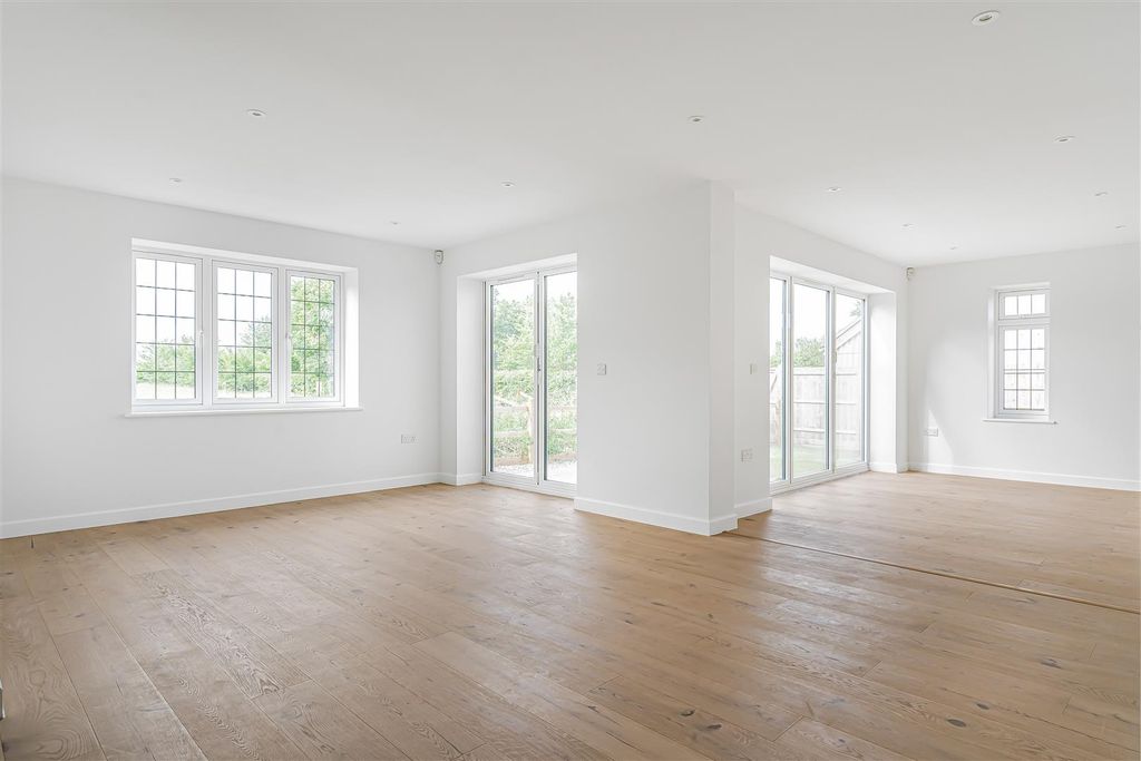 Property photo 3 of 28 9_85284.Jpg