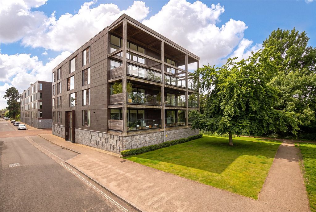 3 bed flat for saleKingfisher Way, Cambridge, Cambridgeshire CB2