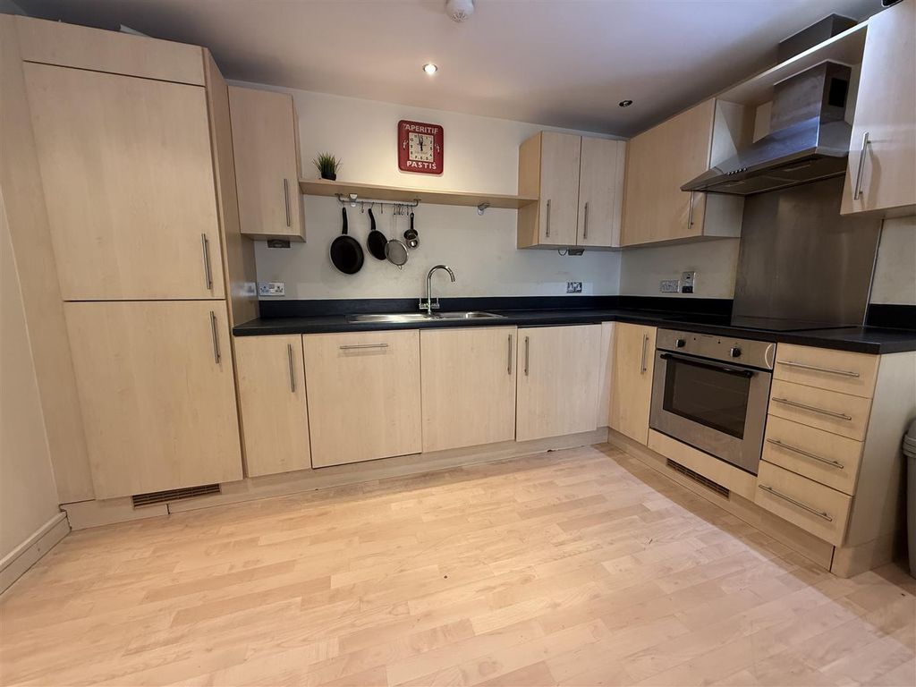 Additional image 4 of 2 bed flat for saleOverstone Court, Dumballs Road, Cardiff CF10