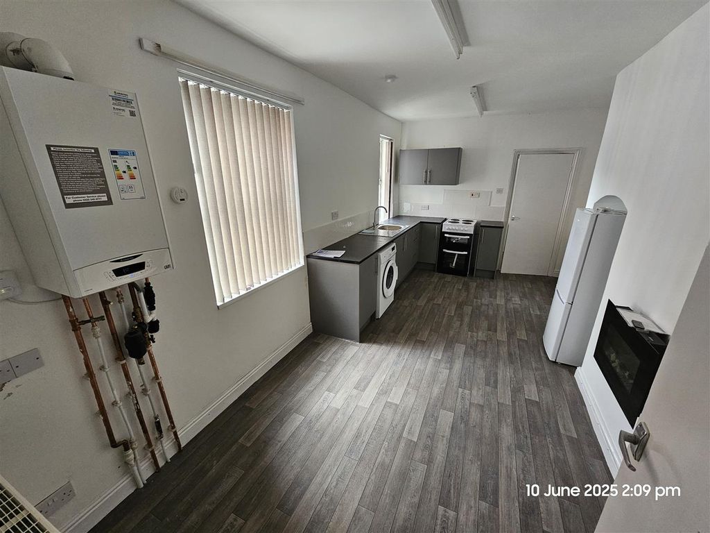 Property photo 1 of 4 A_4Xqiyvq0K6Flmzsiyova.Jpg